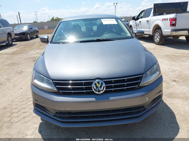 3VW2B7AJ2JM223865 Volkswagen tsi