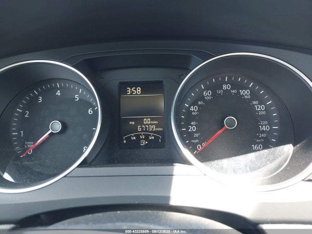 3VW2B7AJ2JM223865 Volkswagen tsi