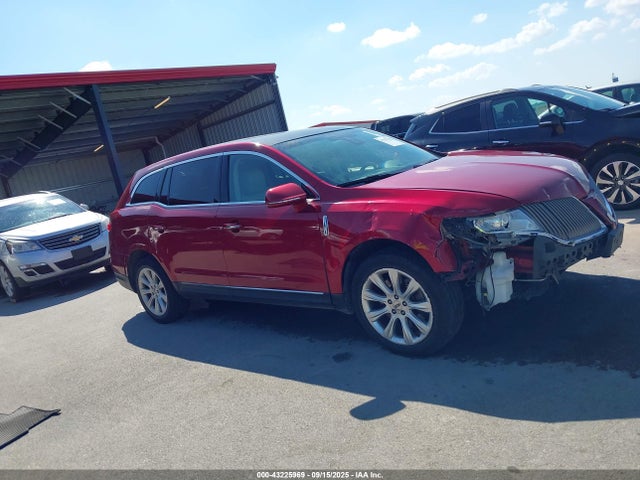 Lincoln MKT 2015 2LMHJ5FK8FBL03881 Image 13