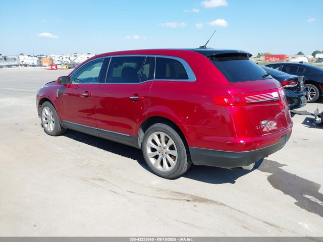 Lincoln MKT 2015 2LMHJ5FK8FBL03881 Image 3
