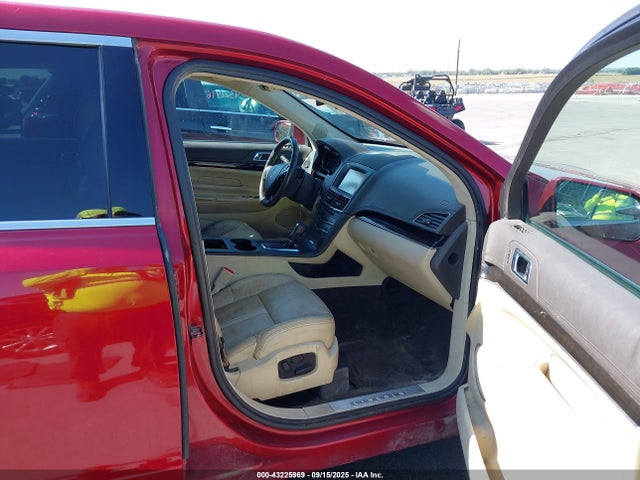 Lincoln MKT 2015 2LMHJ5FK8FBL03881 Image 5