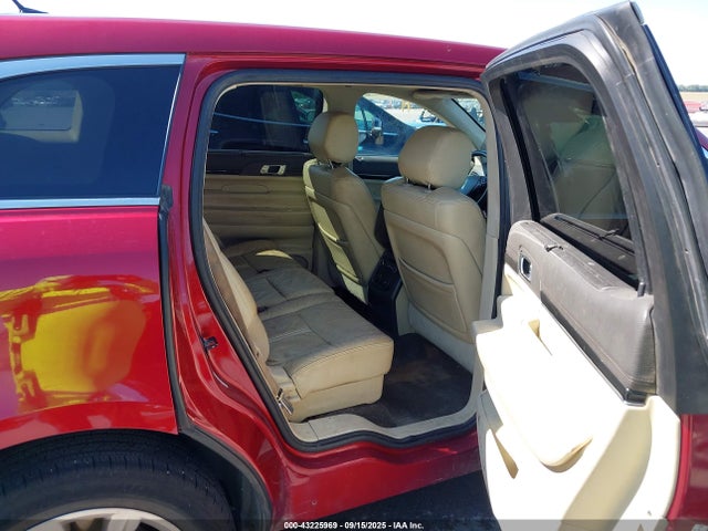 Lincoln MKT 2015 2LMHJ5FK8FBL03881 Image 8