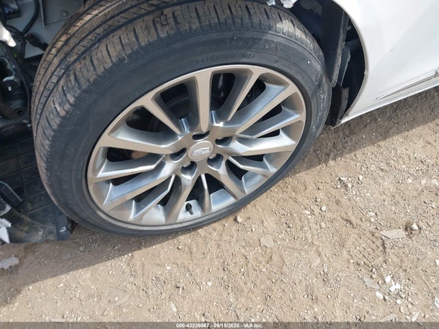 1G6KF5RS0JU105062 Cadillac lgx