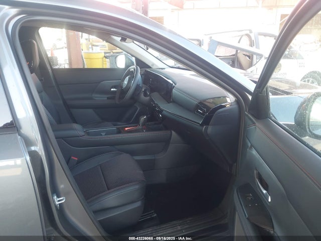 Nissan kicks mpv 2025 3N8AP6DC3SL409823 Image 5