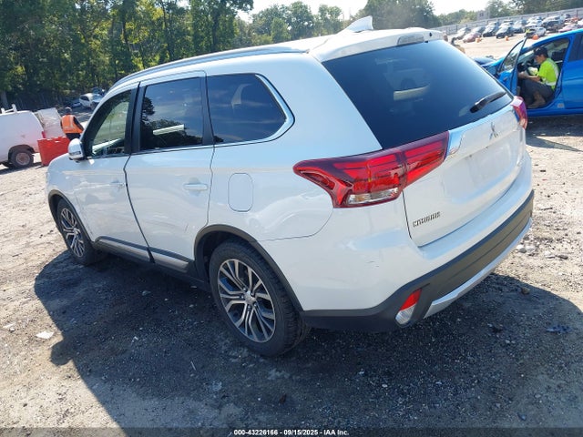2017 MITSUBISHI OUTLANDER JA4AD3A3XHZ063630 Photo 2