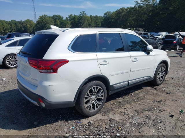 2017 MITSUBISHI OUTLANDER JA4AD3A3XHZ063630 Photo 3
