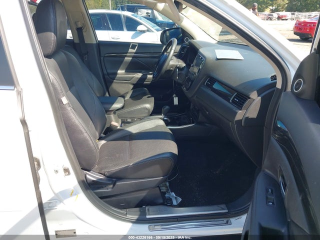 2017 MITSUBISHI OUTLANDER JA4AD3A3XHZ063630 Photo 4