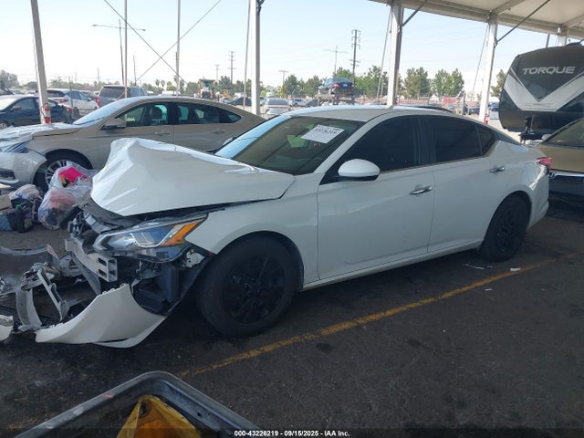 Nissan 2019 2019 1N4BL4BV9KC161616 Image 2