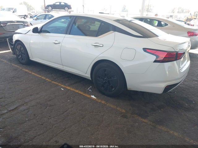 Nissan 2019 2019 1N4BL4BV9KC161616 Image 3