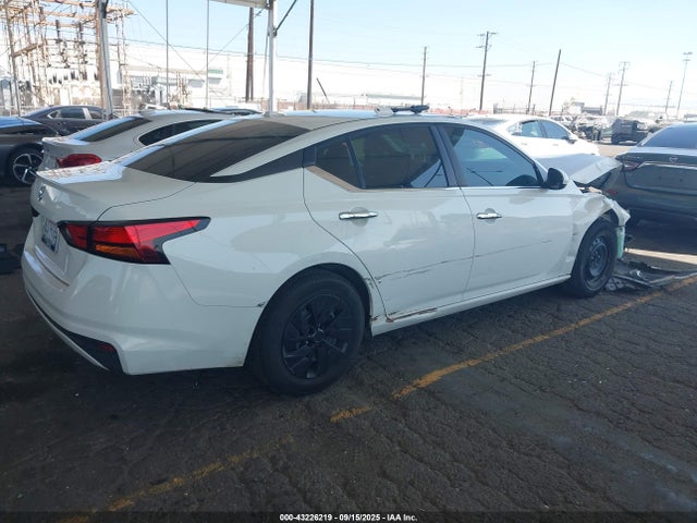 Nissan 2019 2019 1N4BL4BV9KC161616 Image 4