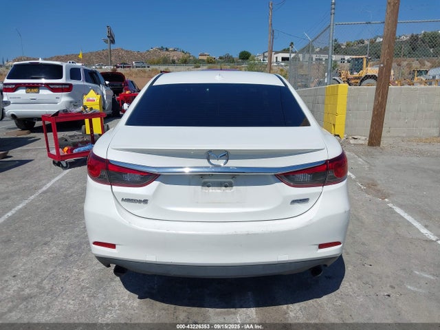 JM1GJ1W53F1186687 Mazda 2015