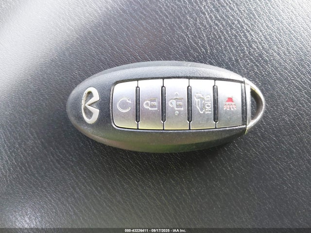JN8AZ2NF9G9613196 Infiniti 2016