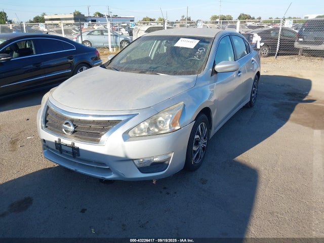 Nissan Altima 2015 1N4AL3AP2FN398001 Image 2