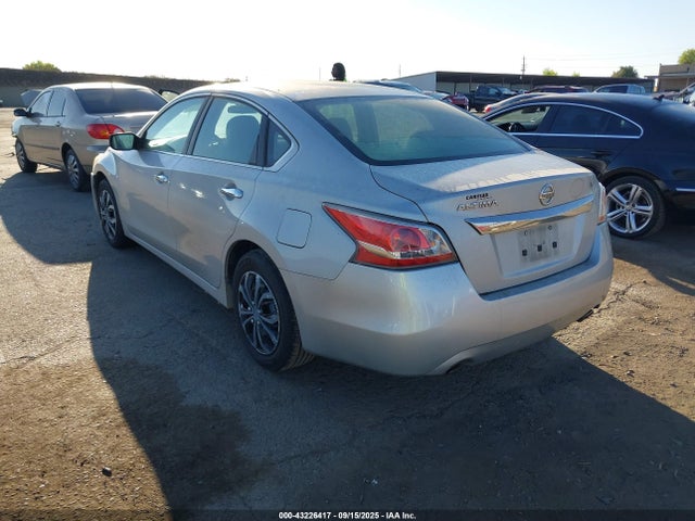 Nissan Altima 2015 1N4AL3AP2FN398001 Image 3