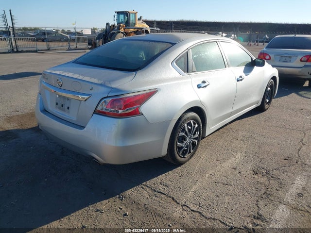 Nissan Altima 2015 1N4AL3AP2FN398001 Image 4
