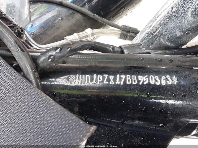 2011 HARLEY-DAVIDSON FLHXSE2 1HD1PZ817BB950363 Photo 9