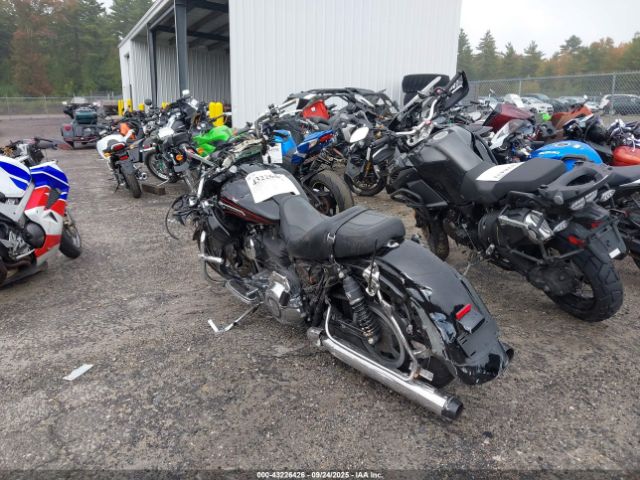 2011 HARLEY-DAVIDSON FLHXSE2 1HD1PZ817BB950363 Photo 2