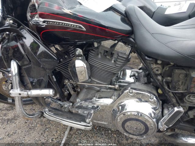2011 HARLEY-DAVIDSON FLHXSE2 1HD1PZ817BB950363 Photo 8