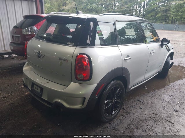 2016 MINI COUNTRYMAN WMWZC5C58GWU20600 Photo 3
