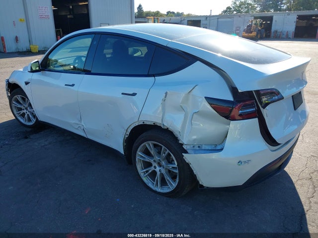 2023 TESLA MODEL Y 7SAYGDEE9PF703931 Photo 5