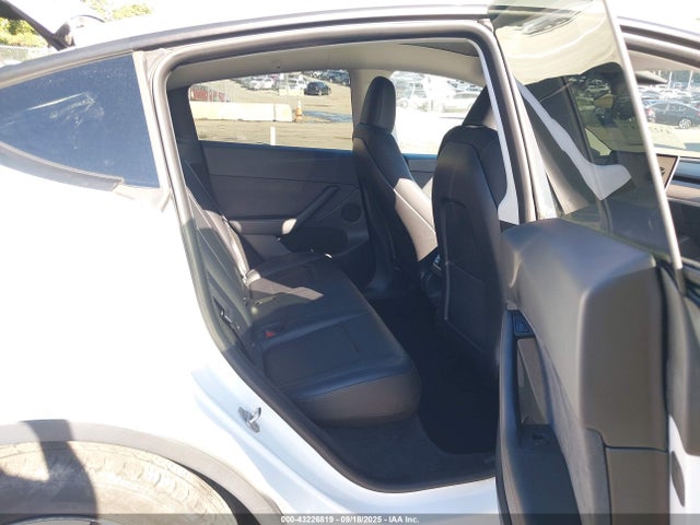 2023 TESLA MODEL Y 7SAYGDEE9PF703931 Photo 7
