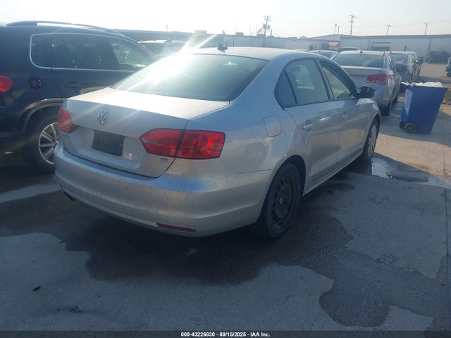 Volkswagen Jetta 2014 3VWD17AJ8EM254121 Image 4