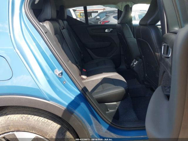 2024 VOLVO XC40 YV4L12UK6R2374189 Photo 7