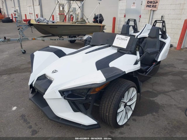 57XAASFAXK8132966 Polaris Slingshot