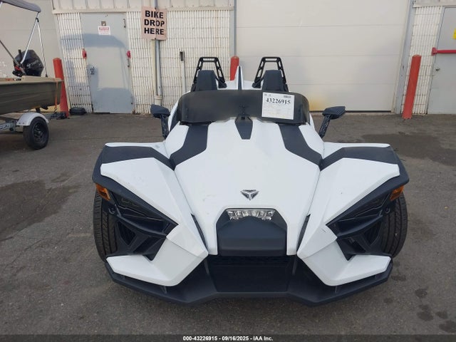 57XAASFAXK8132966 Polaris Slingshot