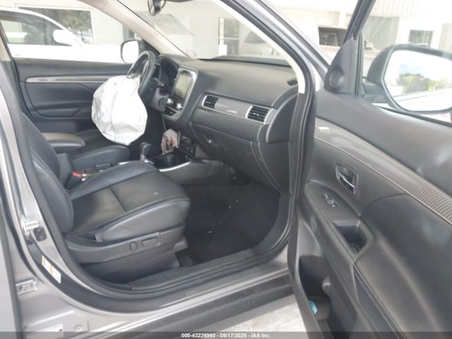 2020 MITSUBISHI OUTLANDER JA4AD3A3XLZ004568 Photo 4