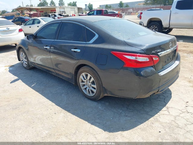 1N4AL3AP3HN319857 Nissan 2017