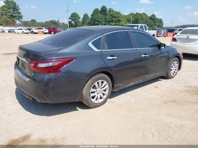 1N4AL3AP3HN319857 Nissan 2017