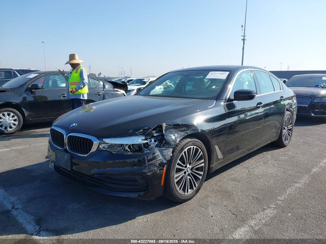 BMW 2019 2019 WBAJA5C58KWW09274 Image 2