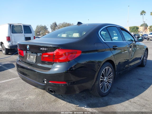 BMW 2019 2019 WBAJA5C58KWW09274 Image 4