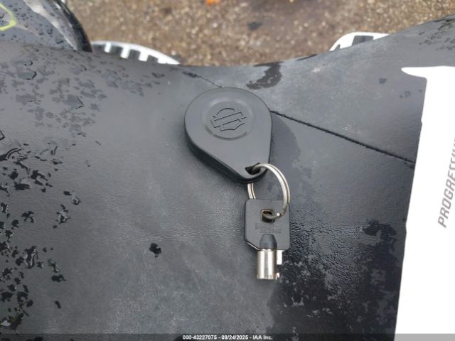 2021 HARLEY-DAVIDSON FLHTK 1HD1KEF18MB654670 Photo 10