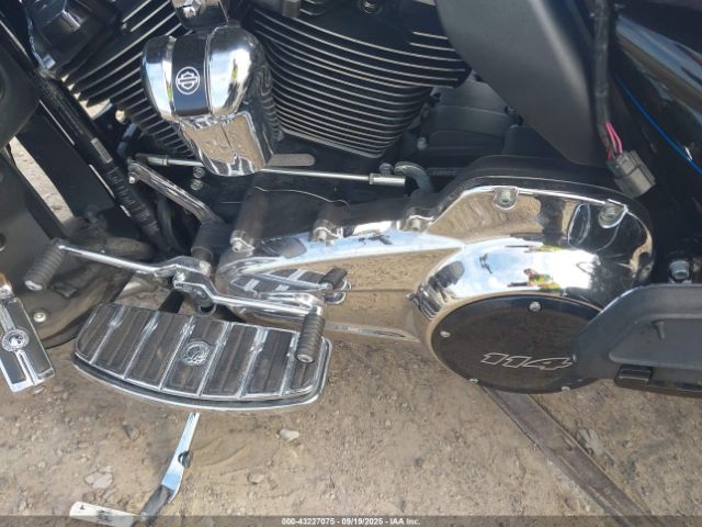 2021 HARLEY-DAVIDSON FLHTK 1HD1KEF18MB654670 Photo 8