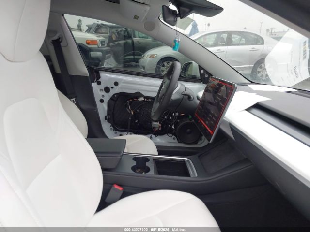 2023 TESLA MODEL 3 5YJ3E1EAXPF551800 Photo 4