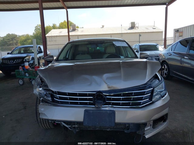 1VWBT7A32GC016465 Volkswagen Passat