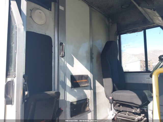 JALB4T175G7W01141 Isuzu Iz3 - 4jj1-tc