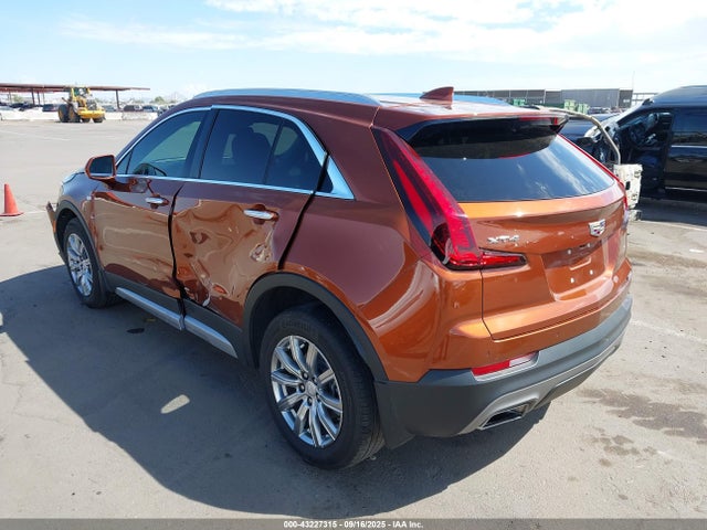 2020 CADILLAC XT4 1GYFZCR42LF112754 Photo 2