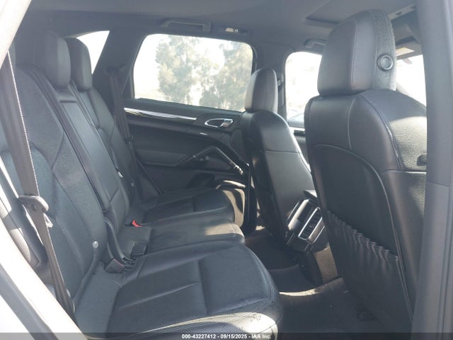 2011 PORSCHE CAYENNE WP1AA2A21BLA01154 Photo 7