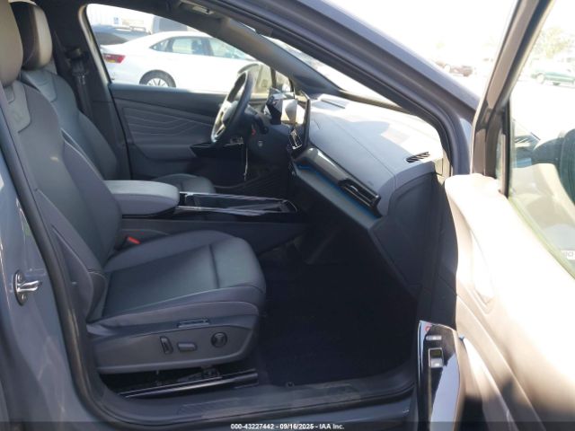 2023 VOLKSWAGEN ID.4 1V2WNPE88PC041793 Photo 4