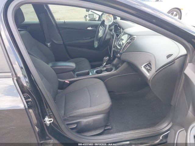1G1BE5SM1J7159196 Chevrolet Cruze Lt Auto