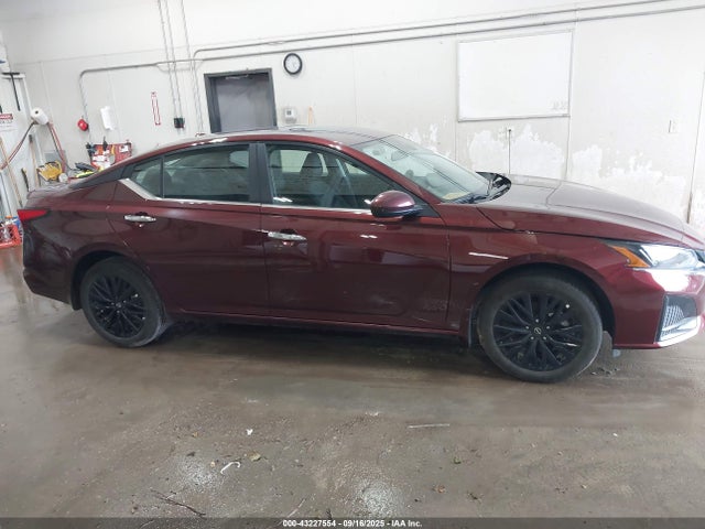 Nissan 2025 2025 1N4BL4DWXSN375315 Image 13