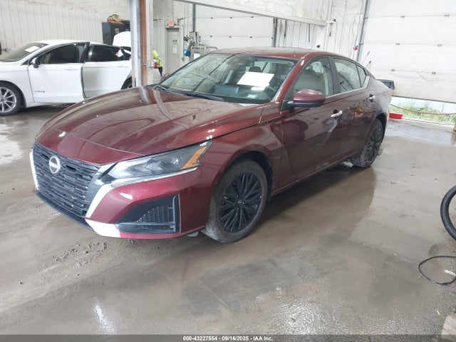 Nissan 2025 2025 1N4BL4DWXSN375315 Image 2
