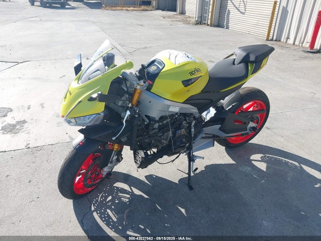ZD4KSUG05RS002574 Aprilia Rs