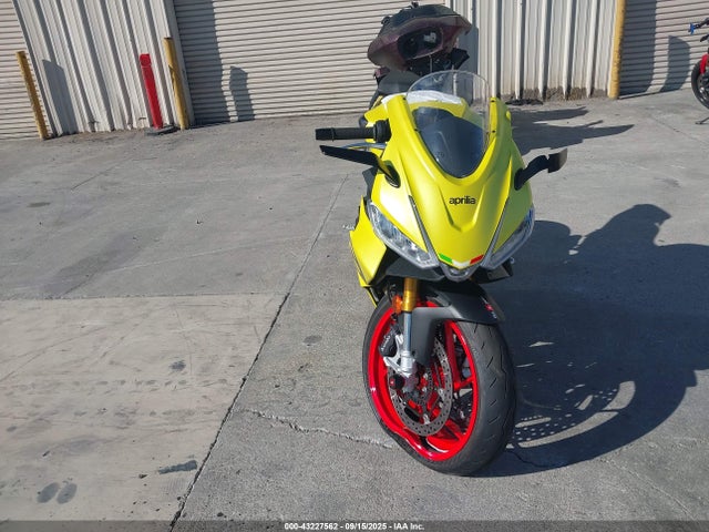 ZD4KSUG05RS002574 Aprilia Rs
