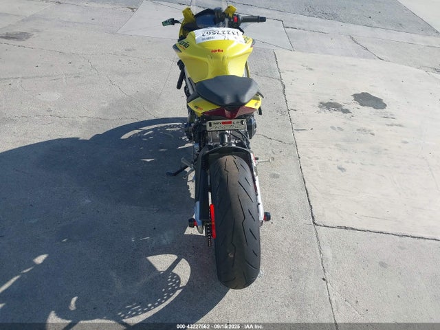 ZD4KSUG05RS002574 Aprilia Rs