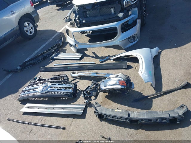 W1N4M4GBXNW199592 Mercedes-Benz m260