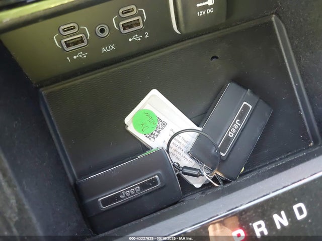 1C4RJJBG9N8608922 Jeep GRAND CHEROKEE L